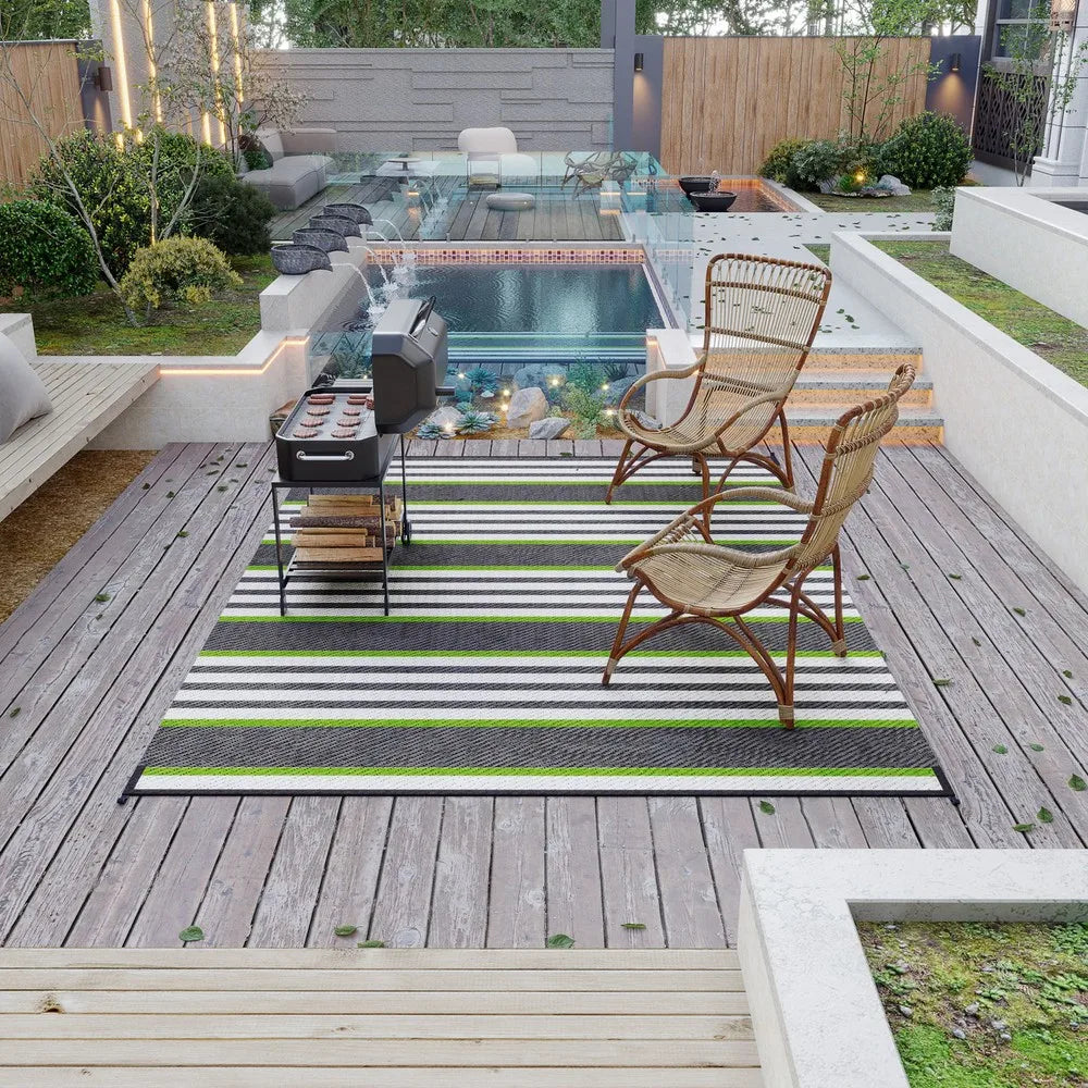 Reversible Outdoor Rug with Carry Bag 9' x 12' Plastic Straw Rug